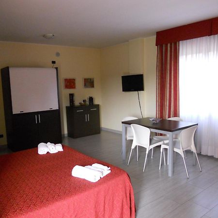 Residence San Prospero Garbagnate Milanese Habitación foto